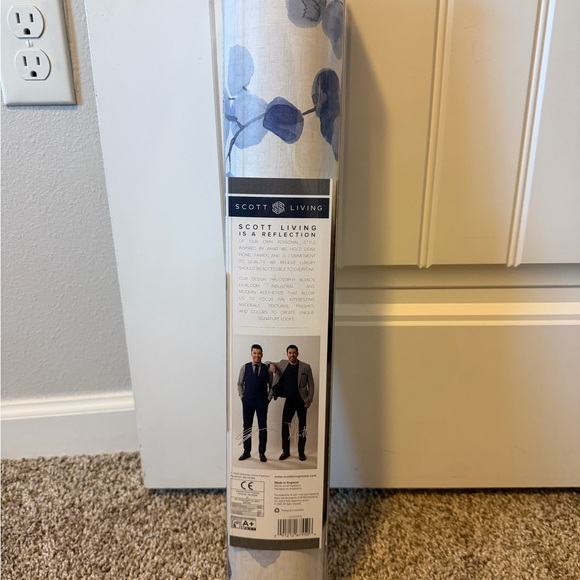 Scott Living Blue Floral Wallpaper - Picture 2 of 3